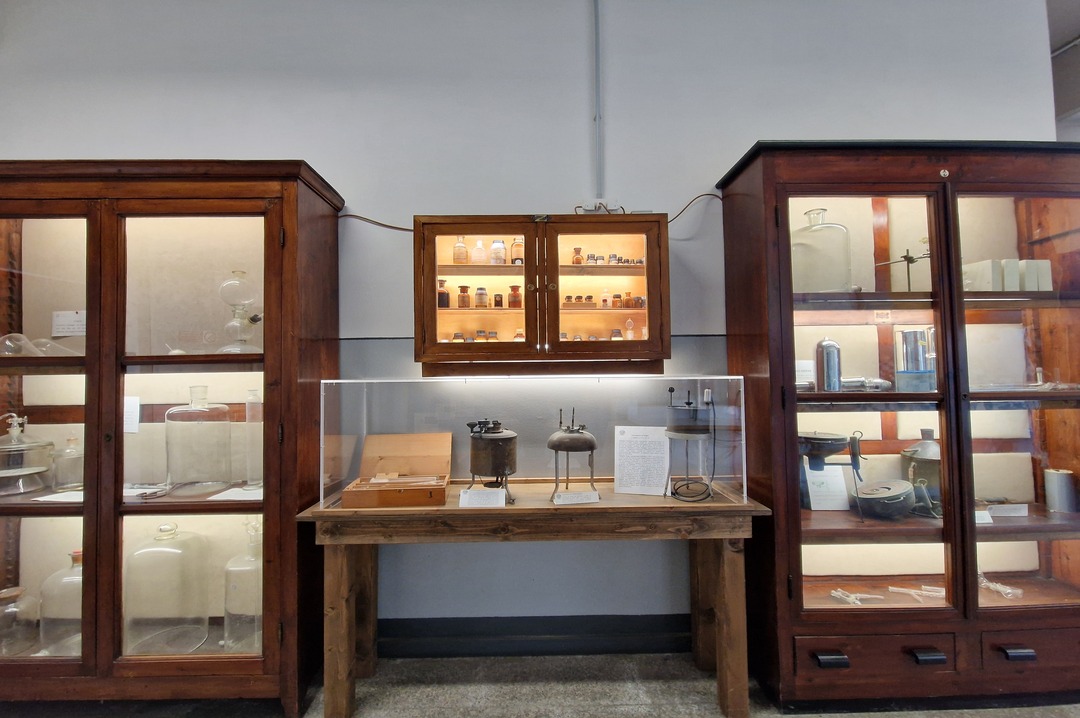 museo_chimica_reagentario