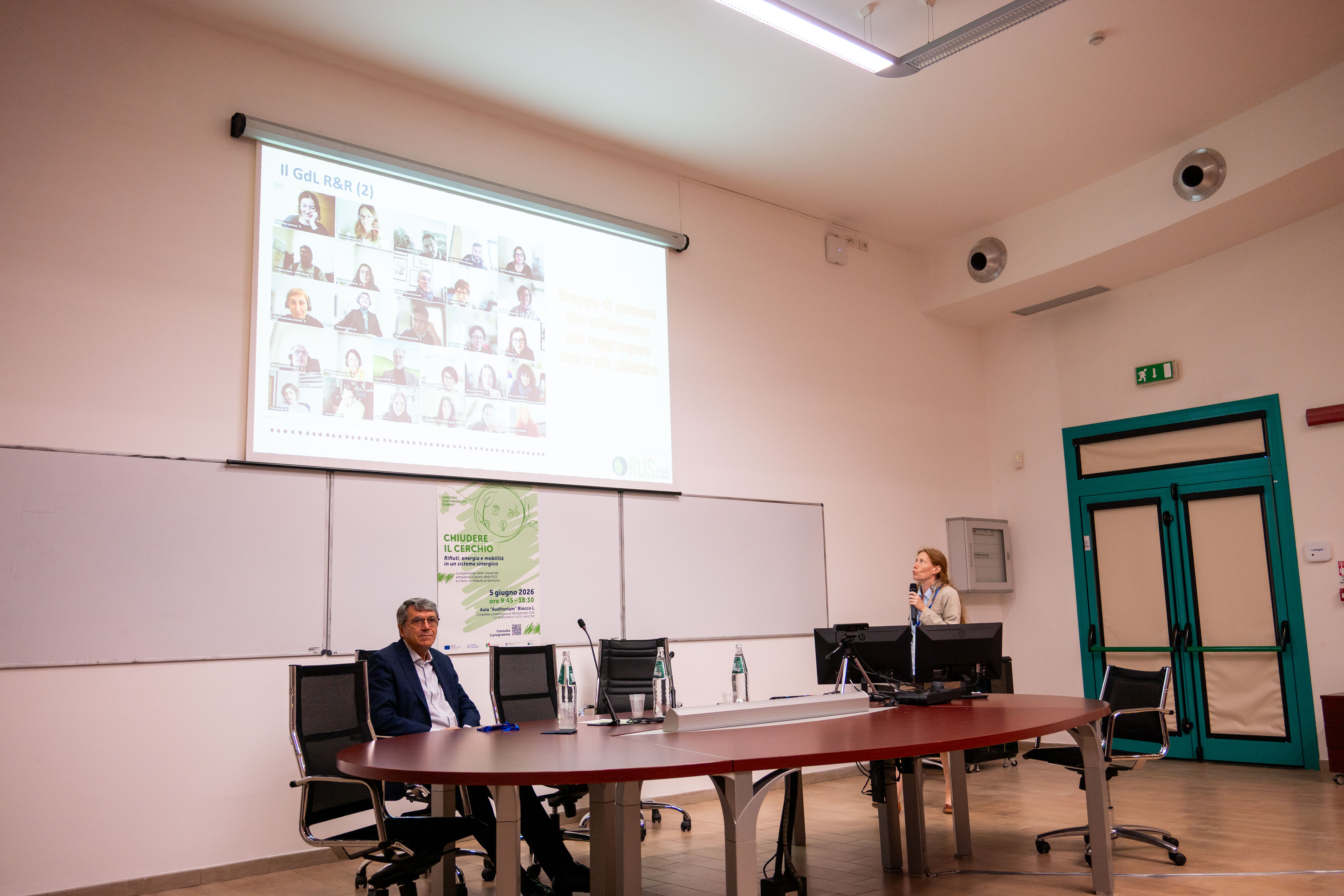 Intervento di una relatrice nel corso della sessione di lavoro