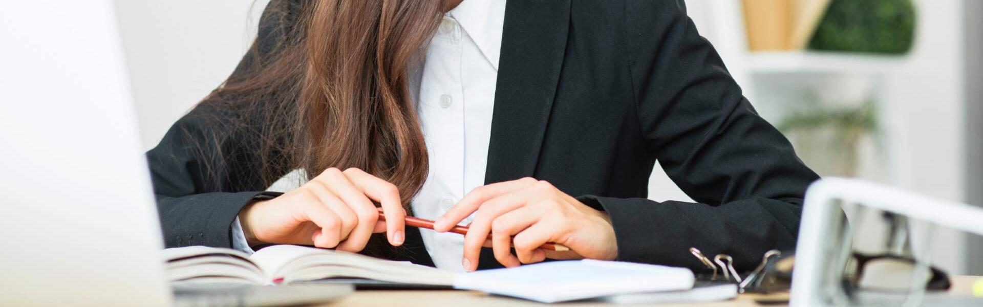 Consigliere/a di Fiducia, ovvero un/una professionista esterno/a all'amministrazione dell'Università degli Studi di Cagliari